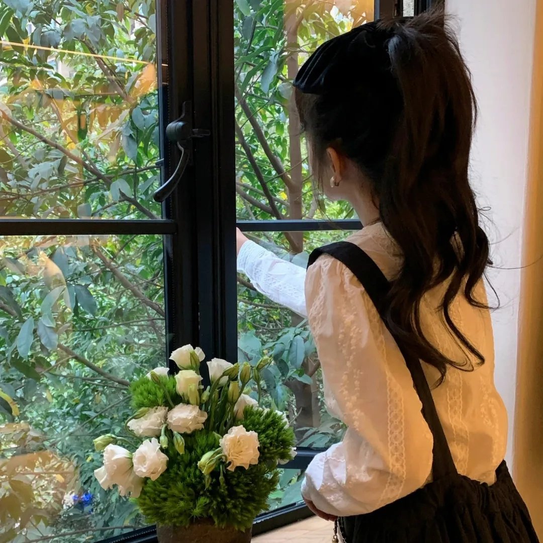 彩虹艳女